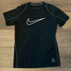 Boys Nike Pro Fitted Sz. XL